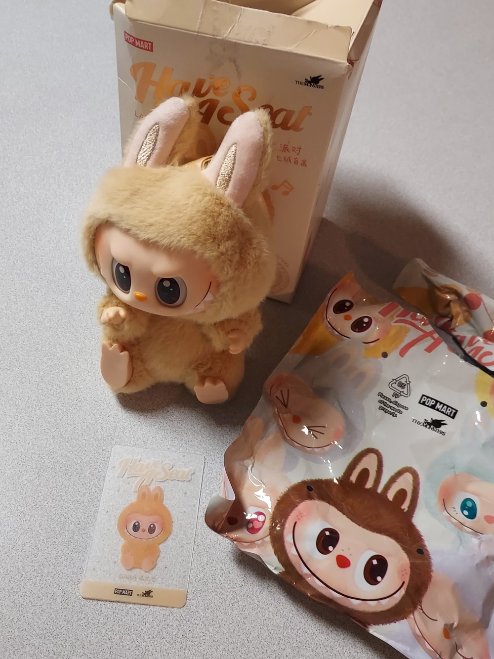 Pop Mart, LaBuBu The Monsters Have A Seat, Baba/ Gold Brown